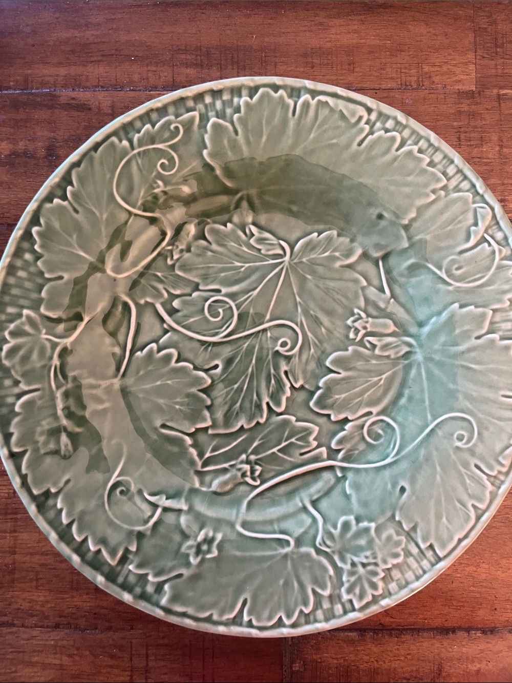 BORDALLO PINHEIRO VINE GREEN ceramic dinner plate